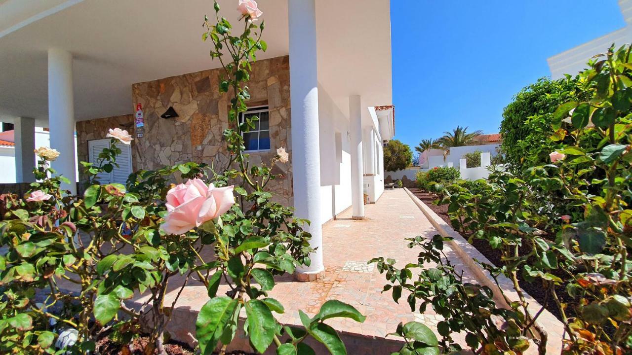 Ferienhaus Casa Blanca - Tarajalejo - Glasfaserinternet - Meerblick Екстер'єр фото
