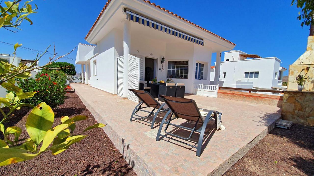 Ferienhaus Casa Blanca - Tarajalejo - Glasfaserinternet - Meerblick Екстер'єр фото